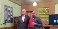 Исполняющий обязанности главы Наровчатского района Вениамин Мукашев  вручил награды сотрудникам полиции - Наровчатский район