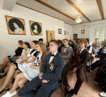 Выпускники побывали на балу в Пушкинском центре